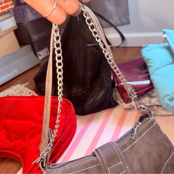 PrettyLittleThing Gray Shoulder Bag with Chain and Cross Accents - Picture 12 of 15